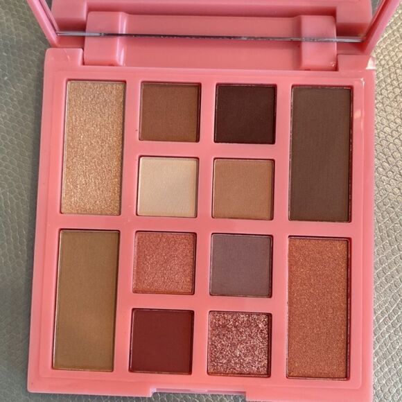 CIATE London Everyday Vacay Eye & Face Palette - Picture 3 of 11